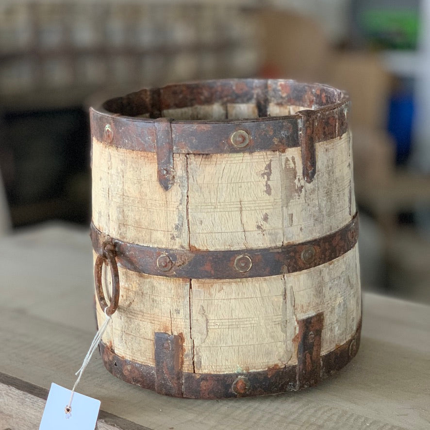 Vintage Indian Pot (J24VP14)