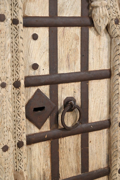 Vintage Indian Door (J25VP14)