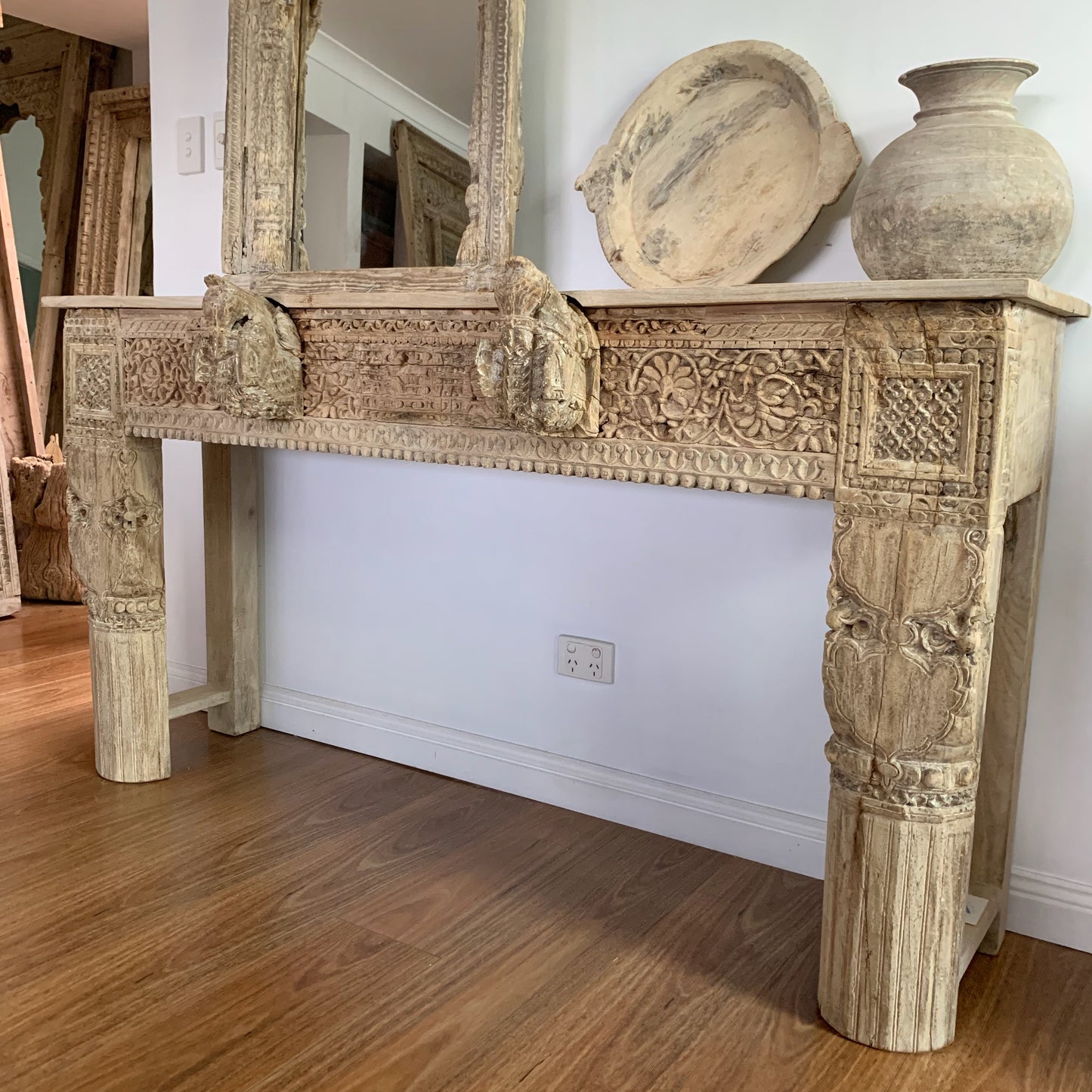 Vintage Indian Carved Console (205913)